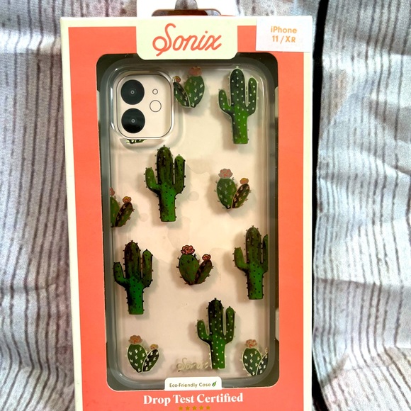 iPhone 11 case - Picture 1 of 1